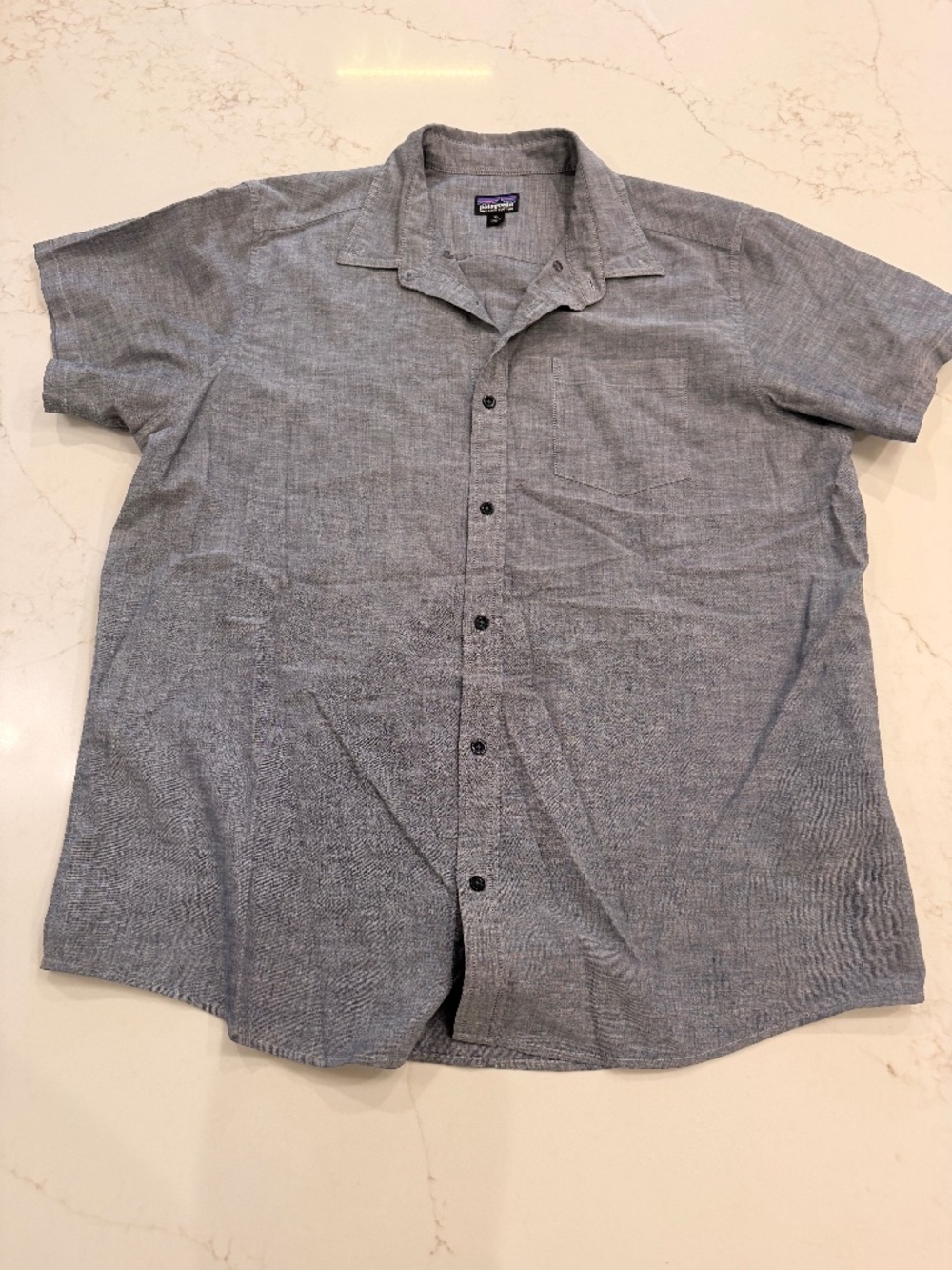 Patagonia Men’s XL Organic Cotton Gray Short Sleeve Button Up Shirt Pocket Casua